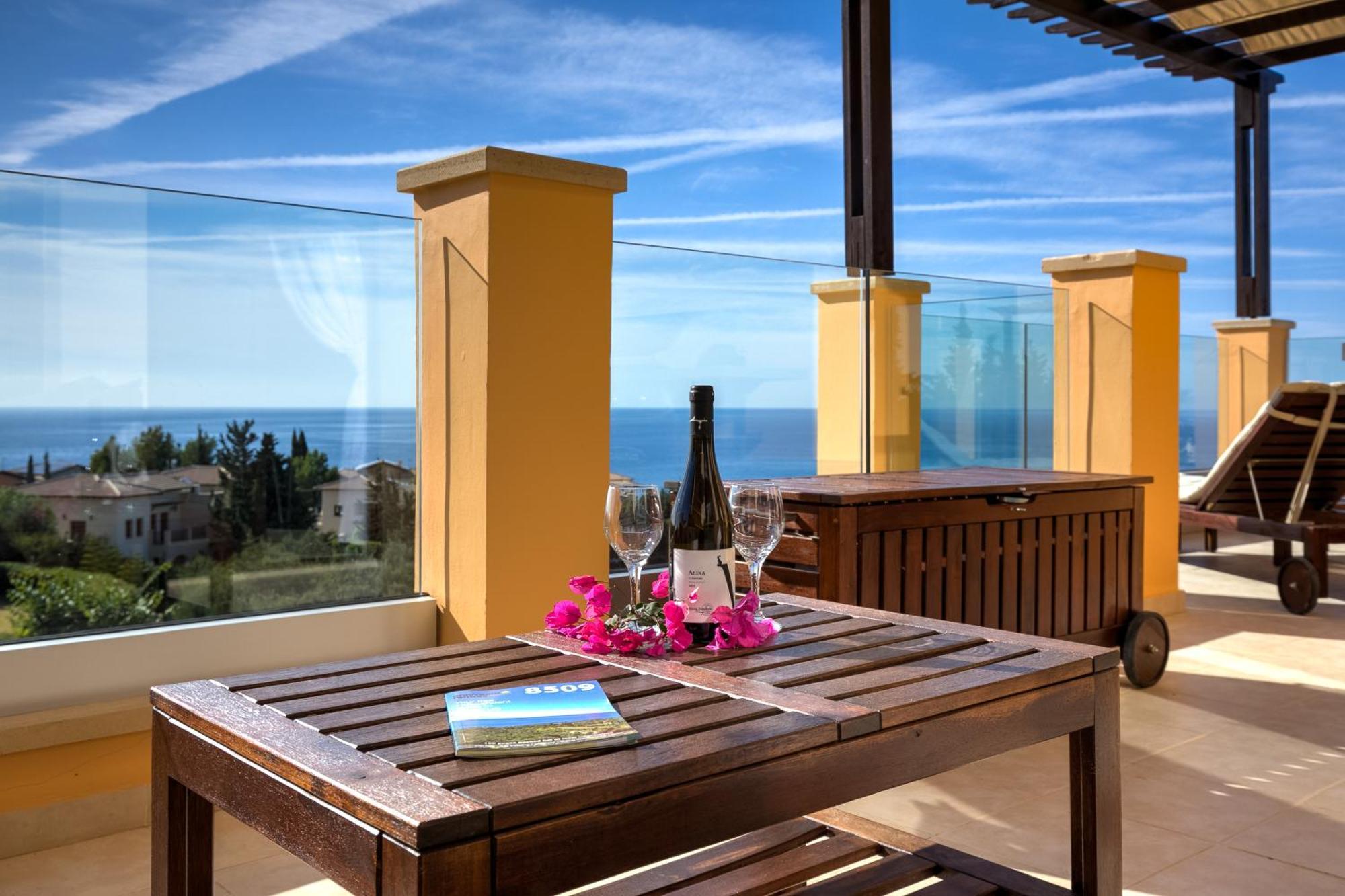 2 Bedroom Apartment Thalassa With Sea And Sunset Views, Aphrodite Hills Resort Sakarya Dış mekan fotoğraf