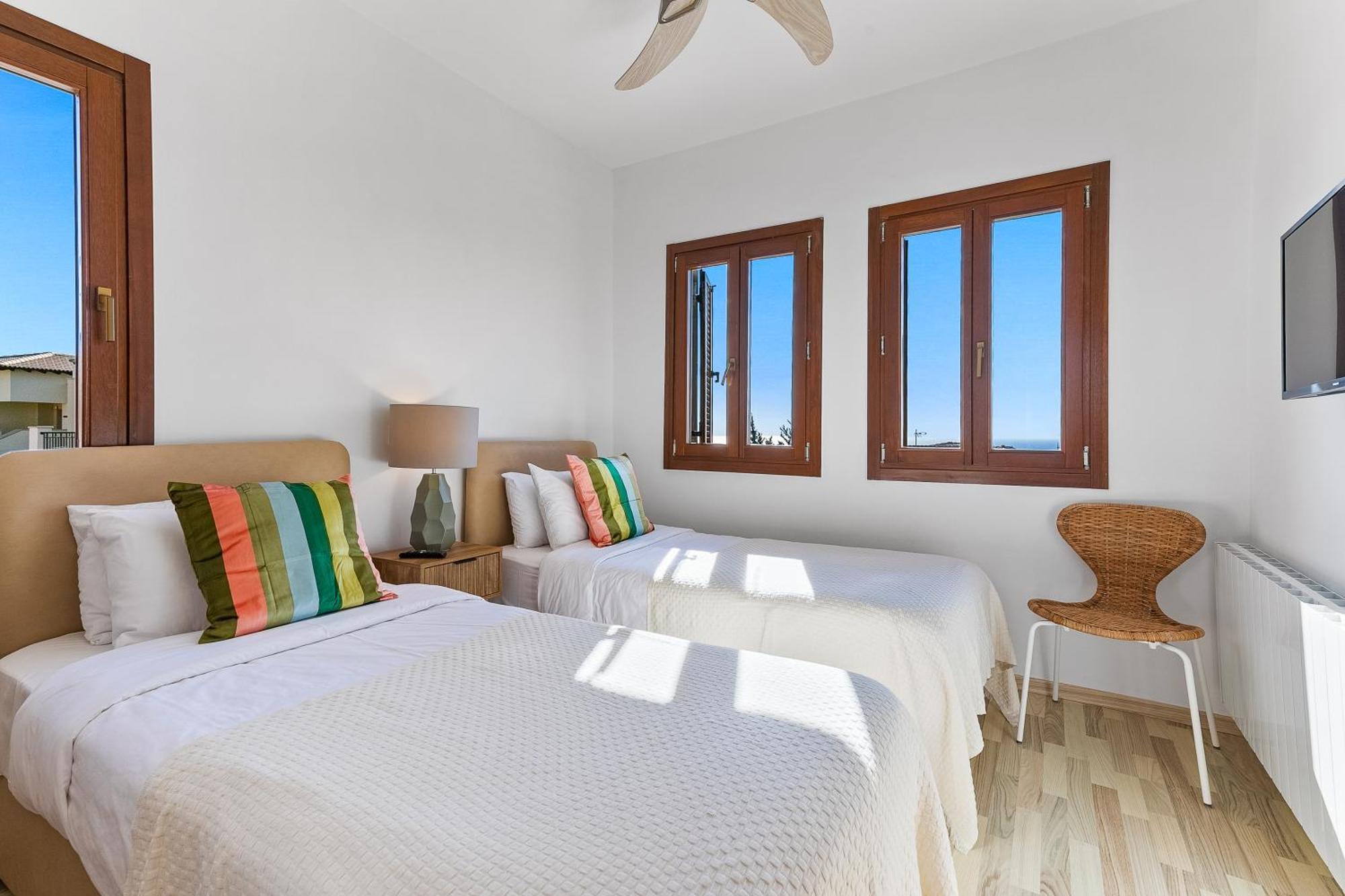 2 Bedroom Apartment Thalassa With Sea And Sunset Views, Aphrodite Hills Resort Sakarya Dış mekan fotoğraf